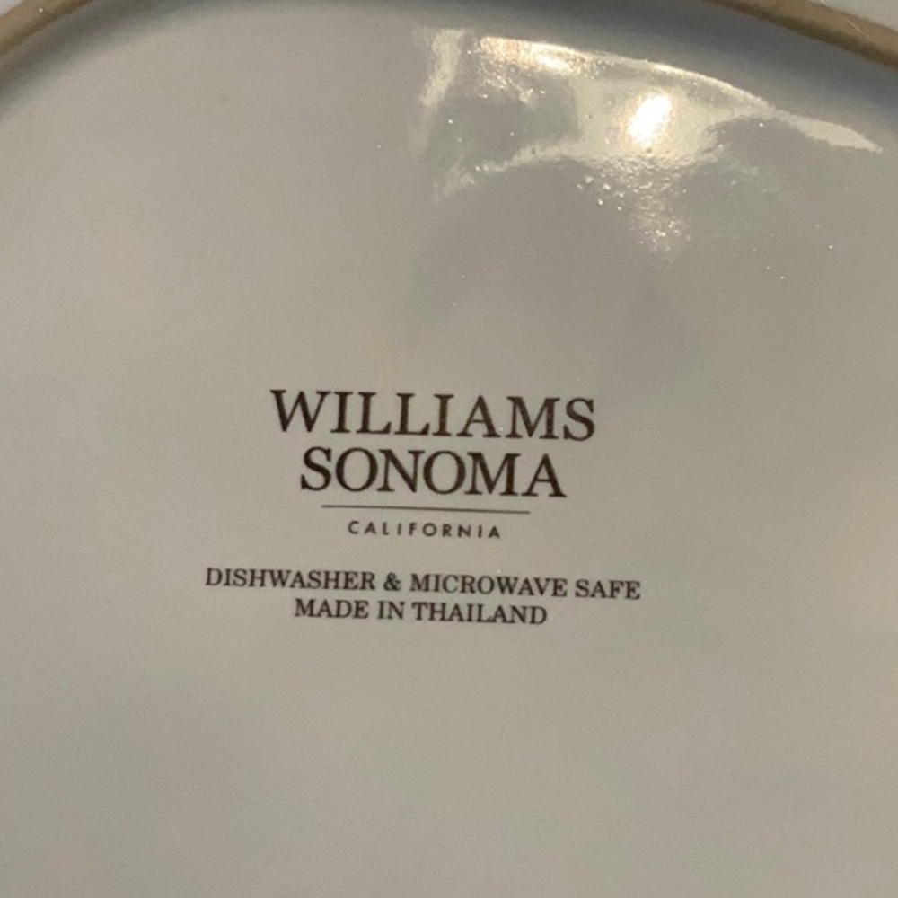 Williams Sonoma White Ceramic bunny plates - Picture 3 of 3